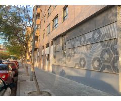GRAN LOCAL COMERCIAL  de 574 m2 CON PLAZA DE GARAJE. ZONA BENALUA-BABEL