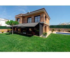 Casa indepdiente con piscina - Pla de lAvellà