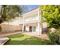 Excepcional casa en Argentona, cómoda y funcional, con piscina privada.