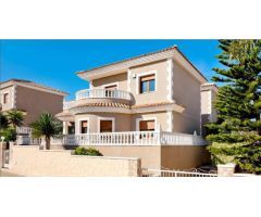 Villa en Venta en Torrevieja, Alicante