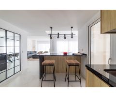 VIVIENDA EN PRIMERA LINEA DE MAR
