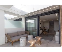 VIVIENDA MEDITERRANEA A ESCASOS METROS DEL MAR