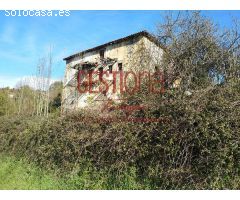 CASA PARA REFORMAR CON TERRENO. SOBA