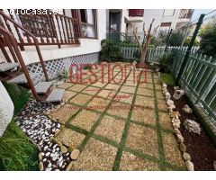 BAJO CON JARDIN EN PRIMERA LINEA DE PLAYA
