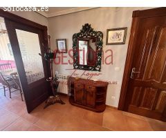 VIVIENDA DE TRES DOMITORIOS A LADO DE LA PLAYA