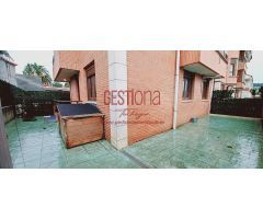 ACOGEDOR BAJO CON TERRAZA, JUNTO AL CENTRO. MERUELO