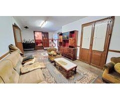 CASA PAREADA PARA REFORMAR. HAZAS DE CESTO
