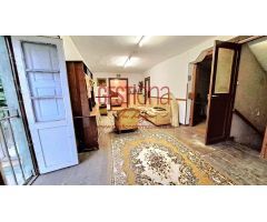CASA PAREADA PARA REFORMAR. HAZAS DE CESTO