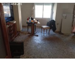 PISO EN VENTA con gran potencial en Avda. Peset Aleixandre — ¡No lo dejes escapar!