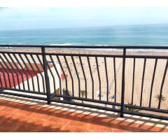 SE VENDE APARTAMENTO EN PRIMERA LÍNEA DE LA PLAYA DE GANDÍA