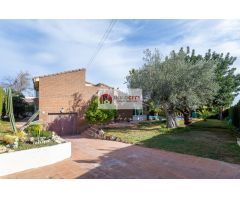 Villa de Lujo en Venta en Chiva de Morella, Valencia