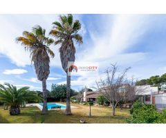 Villa de Lujo en Venta en Chiva de Morella, Valencia
