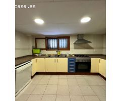 Chalet en Venta en Valencia de las Torres, Valencia