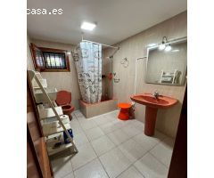 Chalet en Venta en Valencia de las Torres, Valencia