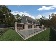 Solar urbano con proyecto de un chalet unifamiliar.