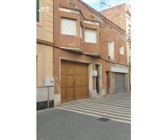 Venta de Piso y Local  (posible DUPLEX) en El Prat de Llobregat, zona peatonal
