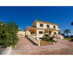 Espectacular Villa Independiente en Alhaurín de la Torre - Málaga