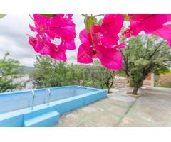 Ref. 04212 - EXCLUSIVA - Chalet independiente con vistas panorámicas en Chulilla, zona urbana.