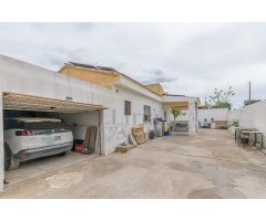 Ref 04269 - Chalet en venta en Urb. Les Mallaes - reformado y con piscina