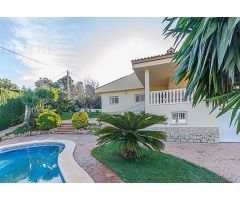 Ref. 04244 - EXCLUSIVA - Chalet con piscina en urbanización la Lloma (Olocau)