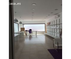 NAVE ESCAPARATE EN POLÍGONO LOS VILLARES.