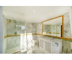 Apartamento en Venta en Benahavís, Málaga