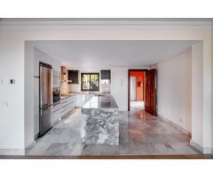 Apartamento en Venta en Benahavís, Málaga