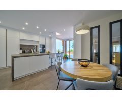 Magnífica villa a la venta en Calpe, con bonitas vistas al mar.