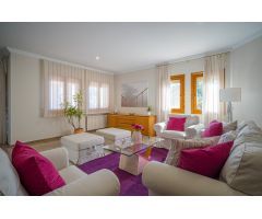 Magnífica villa a la venta en Calpe, con bonitas vistas al mar.