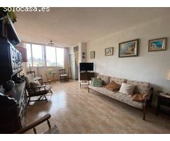 Amplio apartamento de 3 dormitorios en Urba Tenis, Javea en venta. Oportunidad ideal para reformar