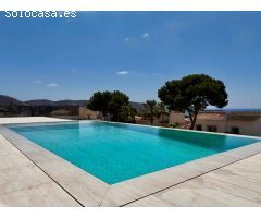 Villa Enebro. Extraordinaria villa en Moraira con orientación Sur y vistas al mar. Costa Blanca.