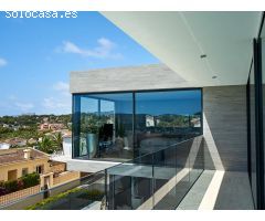 Villa Enebro. Extraordinaria villa en Moraira con orientación Sur y vistas al mar. Costa Blanca.