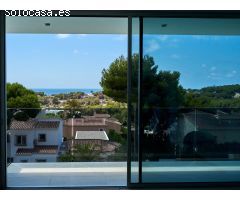 Villa Enebro. Extraordinaria villa en Moraira con orientación Sur y vistas al mar. Costa Blanca.