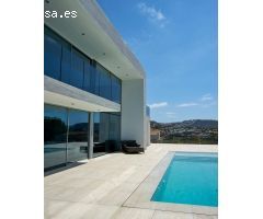 Villa Enebro. Extraordinaria villa en Moraira con orientación Sur y vistas al mar. Costa Blanca.