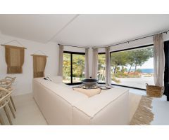 Villa recientemente renovada en venta en Javea con vistas al mar
