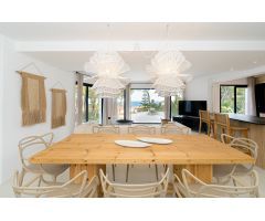 Villa recientemente renovada en venta en Javea con vistas al mar