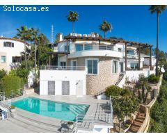 Villa Peñón. Villa con vistas panorámicas a la costa y orientación sur en venta en Benissa.