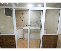 Local en Avenida de Madrid con 80 m², solado de , escayola y varias dependencias, preparado con cerr
