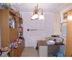 Vivienda en pleno centro de Elda totalmente reformada. Amueblada y con electrodomésticos.