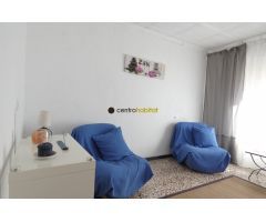 Vivienda de tres plantas en la zona de Juan Carlos I