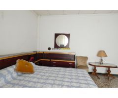 Vivienda de tres plantas en la zona de Juan Carlos I