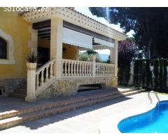 Chalet independiente en venta en calle Olivars en Petrer