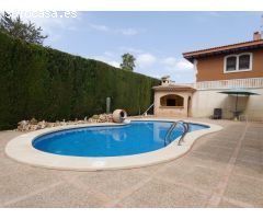 Chalet independiente en venta en calle Olivars en Petrer