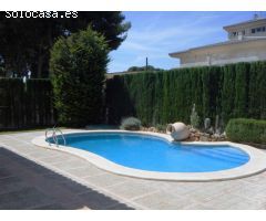 Chalet independiente en venta en calle Olivars en Petrer