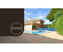 Chalet independiente con Piscina en Elda (zona Colegio Sagrada Familia)