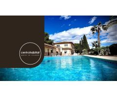 Se vende chalet exclusivo en Monóvar, zona El Ravalet.
