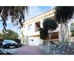 AMPLIO CHALET INDEPENDIENTE EN VENTA EN SIERRA PERENCHIZA