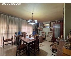 VENTA DE PISO EN EL CENTRO, JUNTO A LA IGLESIA DE SAN BARTOLOMÉ Y LA CATEDRAL
