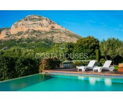 Elegante y Lujosa Villa de estilo colonial en Javea · MONTGO ? Fincas con encanto en la Costa Blanca