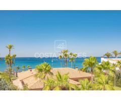 EXCLUSIVA FINCA MEDITERRÁNEA frente al Mar en Javea · COSTA BLANCA | 5.977m2 · 3 Casas · 20m del Mar